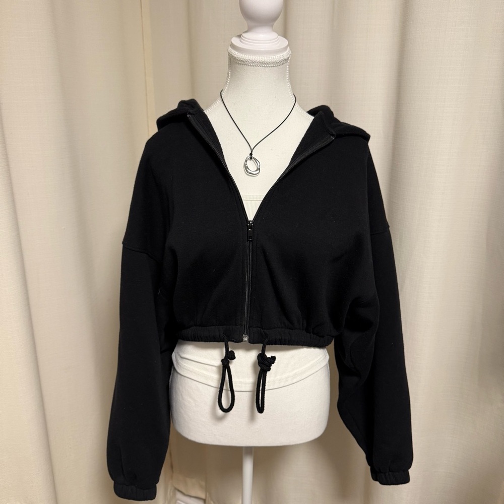 H&M Thick Batwing Cropped Hoodie - Picture 2 of 5